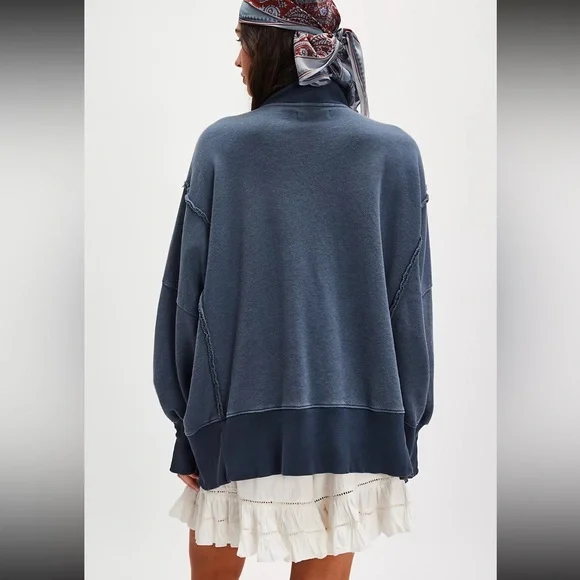 We the Free Camden Henley Sweatshirt Navy 🫐 - Picture 3 of 8